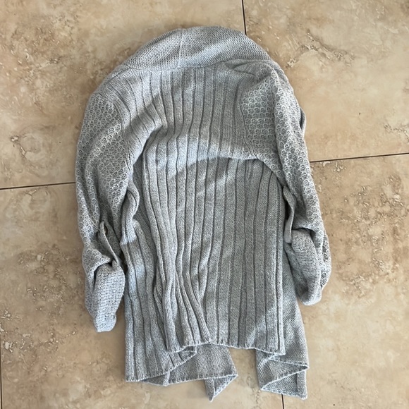 Women’s Medium Love by Design Gray Cardigan - Picture 4 of 5